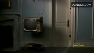 JANUARY JONES nude in Mad Men