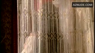 CATHERINE ZETA-JONES nude in Les 1001 nuits