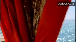 CATHERINE ZETA-JONES nude in Les 1001 nuits