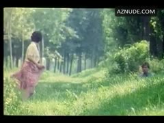 ANNA AMMIRATI nude in Frivolous Lola