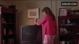 ELIZABETH HURLEY nude in Double Whammy