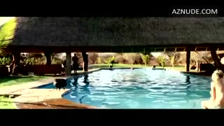 BRIDGET MOYNAHAN nude in Prey