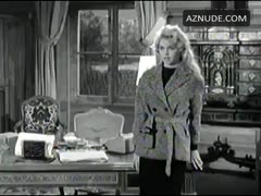 BRIGITTE BARDOT nude in En cas de malheur