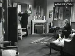 BRIGITTE BARDOT nude in En cas de malheur