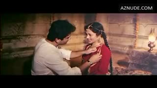 MANDAKINI nude in Ram Teri Ganga Maili