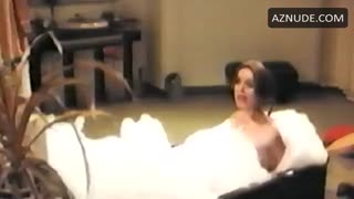 GLORIA GUIDA nude in Scandalo in famiglia