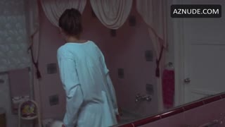 MAGGIE GYLLENHAAL nude in Secretary