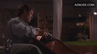 MAGGIE GYLLENHAAL nude in Secretary