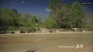 HOLLIDAY GRAINGER nude in Bonnie & Clyde