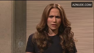 KRISTEN WIIG nude in Saturday Night Live