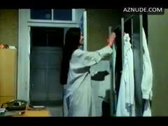 CAROLE BOUQUET nude in Tag Der Idioten