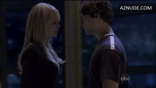 LAURA VANDERVOORT nude in V