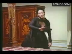 EDWIGE FENECH nude in La vedova inconsolabile ringrazia quanti la consolarono
