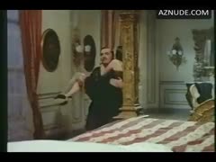 EDWIGE FENECH nude in La vedova inconsolabile ringrazia quanti la consolarono