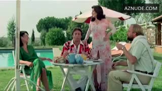 EDWIGE FENECH nude in La vergine, il toro e il capricorno