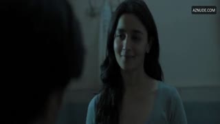 ALIA BHATT nude in Euro Madchen - Amateure intim 11